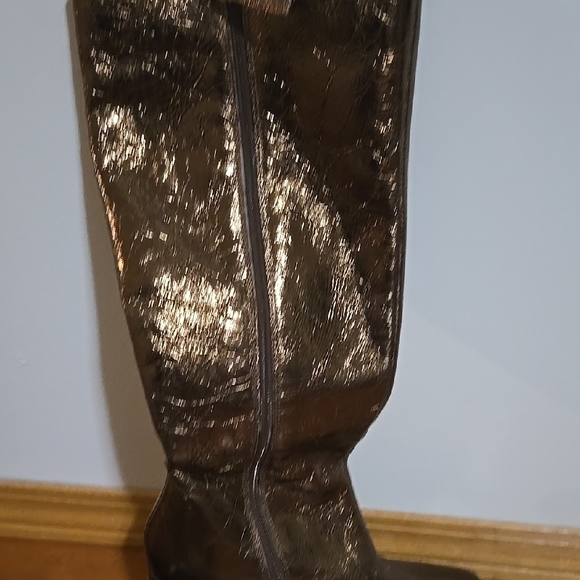 Women's Metallic Boots - Picture 3 of 9